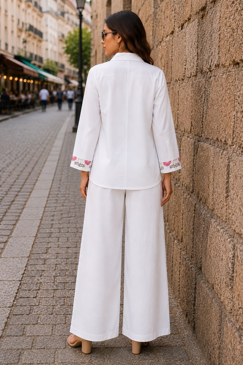 Cloth Bites Women White Floral Embroidered Cotton 60-60 Co-ord Set with Lining