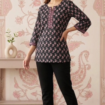Women Printed Floral Print Cotton Top | Black